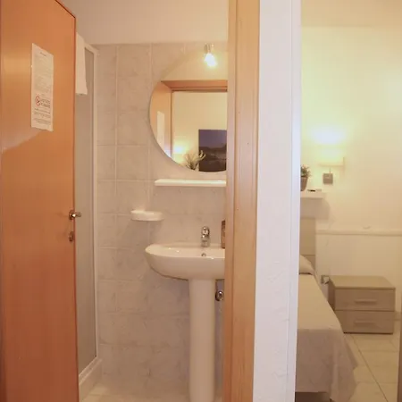 All'etrusconia Castagneto Carducci Hotel *